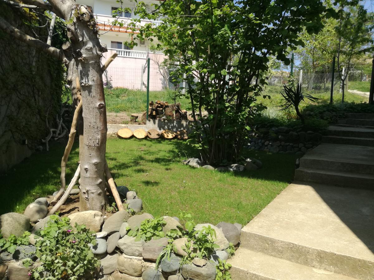 Guest House Fanny Sinemoretz Exterior foto