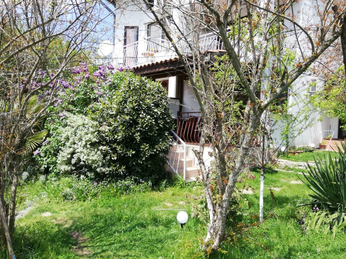 Guest House Fanny Sinemoretz Exterior foto